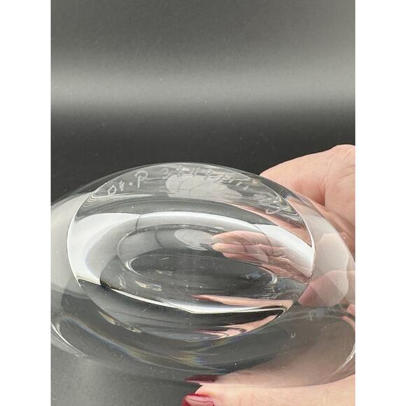 Orrefors Sweden Fan Vase Signed Sven Palmquist- Girl w/ Flowers- Etched 4.5" - Picture 7 of 10